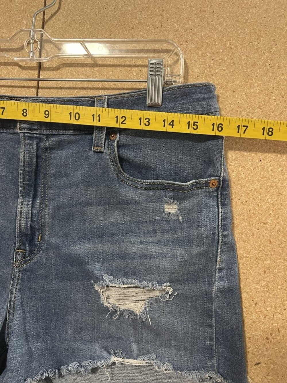 Levi's Women’s High-Rise Denim Shorts size 32 Stretch - Picture 4 of 11